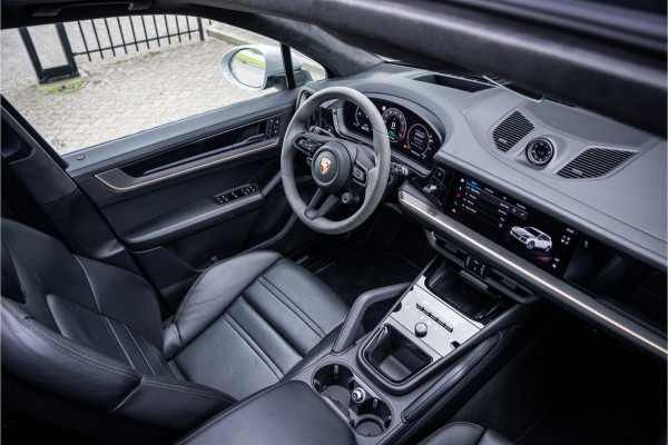 Porsche Cayenne 3.0 S E-Hybrid (519pk) ** Panodak ** Sport Design ** InnoDrive ** Trekhaak ** HUD ** PDLS+ ** 4-wielsturing ** BOSE ** Surround View ** Alcantara Hemel