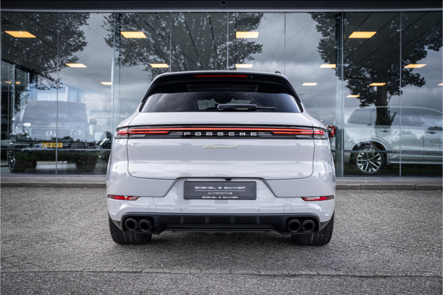 Porsche Cayenne 3.0 S E-Hybrid (519pk) ** Panodak ** Sport Design ** InnoDrive ** Trekhaak ** HUD ** PDLS+ ** 4-wielsturing ** BOSE ** Surround View ** Alcantara Hemel