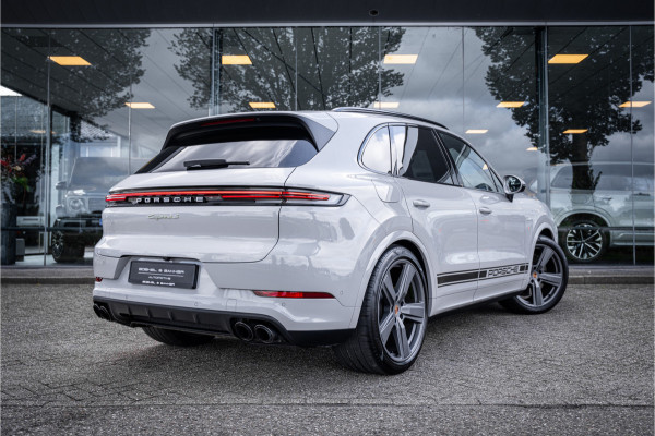 Porsche Cayenne 3.0 S E-Hybrid (519pk) ** Panodak ** Sport Design ** InnoDrive ** Trekhaak ** HUD ** PDLS+ ** 4-wielsturing ** BOSE ** Surround View ** Alcantara Hemel