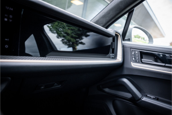 Porsche Cayenne 3.0 S E-Hybrid (519pk) ** Panodak ** Sport Design ** InnoDrive ** Trekhaak ** HUD ** PDLS+ ** 4-wielsturing ** BOSE ** Surround View ** Alcantara Hemel