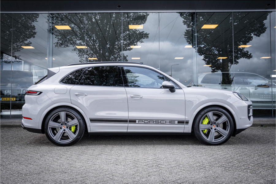 Porsche Cayenne 3.0 S E-Hybrid (519pk) ** Panodak ** Sport Design ** InnoDrive ** Trekhaak ** HUD ** PDLS+ ** 4-wielsturing ** BOSE ** Surround View ** Alcantara Hemel