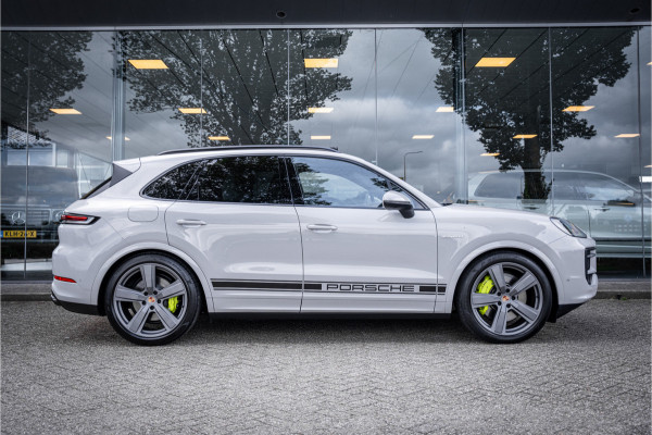 Porsche Cayenne 3.0 S E-Hybrid (519pk) ** Panodak ** Sport Design ** InnoDrive ** Trekhaak ** HUD ** PDLS+ ** 4-wielsturing ** BOSE ** Surround View ** Alcantara Hemel