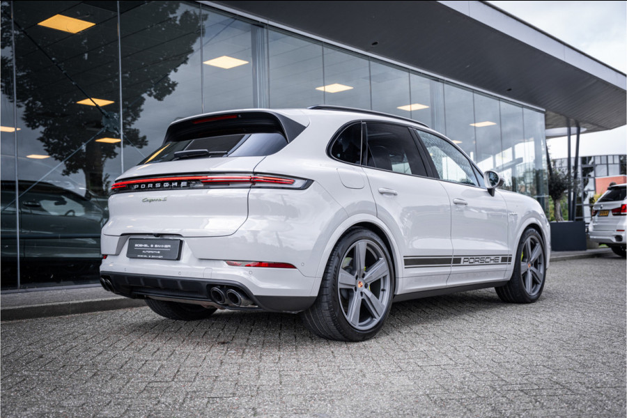 Porsche Cayenne 3.0 S E-Hybrid (519pk) ** Panodak ** Sport Design ** InnoDrive ** Trekhaak ** HUD ** PDLS+ ** 4-wielsturing ** BOSE ** Surround View ** Alcantara Hemel