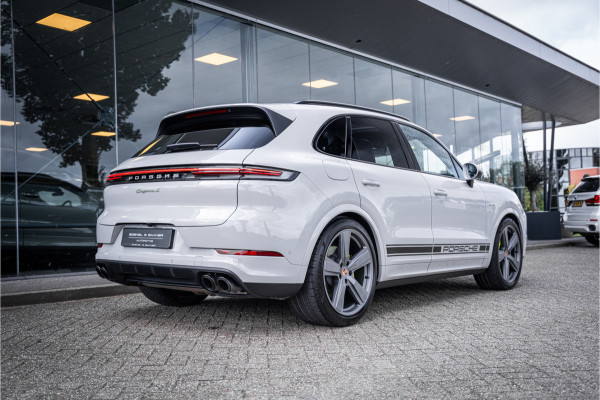 Porsche Cayenne 3.0 S E-Hybrid (519pk) ** Panodak ** Sport Design ** InnoDrive ** Trekhaak ** HUD ** PDLS+ ** 4-wielsturing ** BOSE ** Surround View ** Alcantara Hemel
