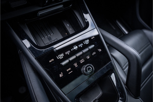 Porsche Cayenne 3.0 S E-Hybrid (519pk) ** Panodak ** Sport Design ** InnoDrive ** Trekhaak ** HUD ** PDLS+ ** 4-wielsturing ** BOSE ** Surround View ** Alcantara Hemel