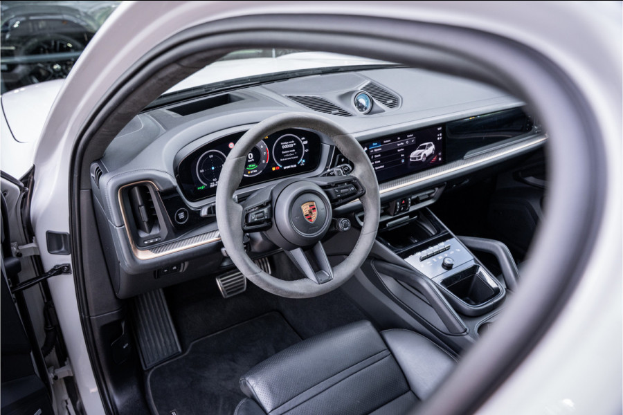 Porsche Cayenne 3.0 S E-Hybrid (519pk) ** Panodak ** Sport Design ** InnoDrive ** Trekhaak ** HUD ** PDLS+ ** 4-wielsturing ** BOSE ** Surround View ** Alcantara Hemel