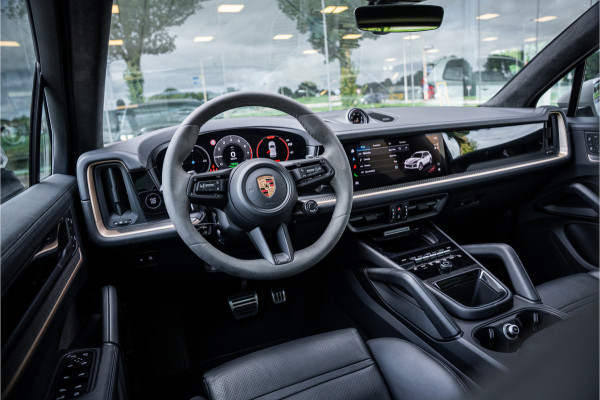 Porsche Cayenne 3.0 S E-Hybrid (519pk) ** Panodak ** Sport Design ** InnoDrive ** Trekhaak ** HUD ** PDLS+ ** 4-wielsturing ** BOSE ** Surround View ** Alcantara Hemel