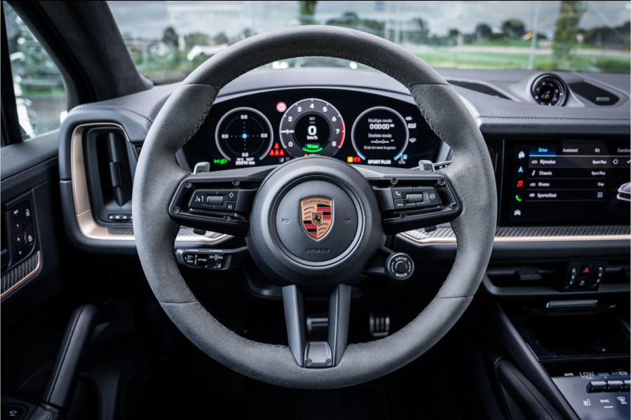 Porsche Cayenne 3.0 S E-Hybrid (519pk) ** Panodak ** Sport Design ** InnoDrive ** Trekhaak ** HUD ** PDLS+ ** 4-wielsturing ** BOSE ** Surround View ** Alcantara Hemel
