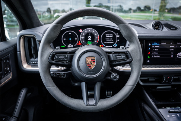 Porsche Cayenne 3.0 S E-Hybrid (519pk) ** Panodak ** Sport Design ** InnoDrive ** Trekhaak ** HUD ** PDLS+ ** 4-wielsturing ** BOSE ** Surround View ** Alcantara Hemel