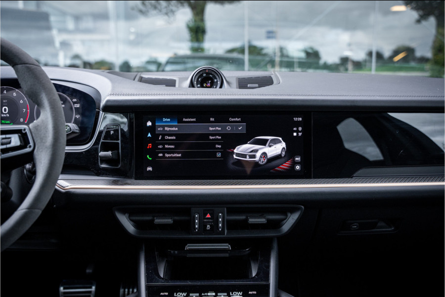 Porsche Cayenne 3.0 S E-Hybrid (519pk) ** Panodak ** Sport Design ** InnoDrive ** Trekhaak ** HUD ** PDLS+ ** 4-wielsturing ** BOSE ** Surround View ** Alcantara Hemel