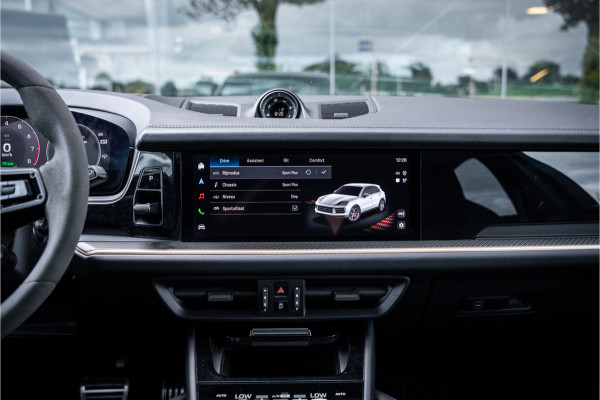 Porsche Cayenne 3.0 S E-Hybrid (519pk) ** Panodak ** Sport Design ** InnoDrive ** Trekhaak ** HUD ** PDLS+ ** 4-wielsturing ** BOSE ** Surround View ** Alcantara Hemel