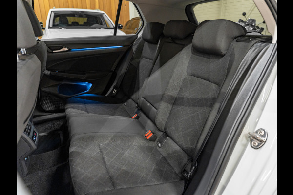 Volkswagen Golf 1.0 eTSI DSG Life Business, Apple Carplay, Android Auto, ACC, Ambiënte Light, Camera, PDC, Volledig onderhouden