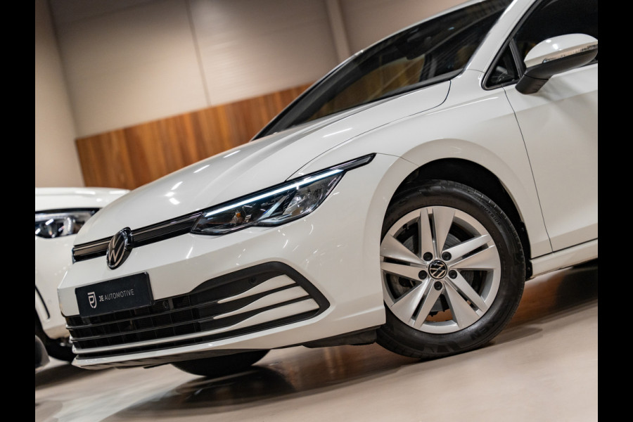 Volkswagen Golf 1.0 eTSI DSG Life Business, Apple Carplay, Android Auto, ACC, Ambiënte Light, Camera, PDC, Volledig onderhouden