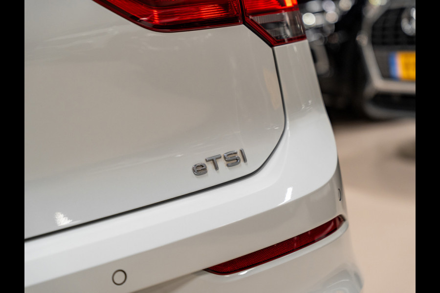 Volkswagen Golf 1.0 eTSI DSG Life Business, Apple Carplay, Android Auto, ACC, Ambiënte Light, Camera, PDC, Volledig onderhouden