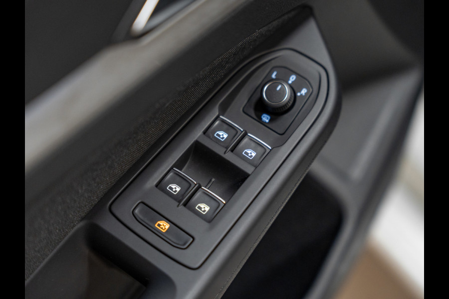 Volkswagen Golf 1.0 eTSI DSG Life Business, Apple Carplay, Android Auto, ACC, Ambiënte Light, Camera, PDC, Volledig onderhouden
