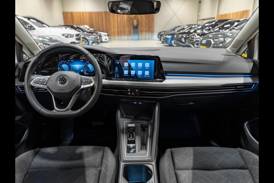 Volkswagen Golf 1.0 eTSI DSG Life Business, Apple Carplay, Android Auto, ACC, Ambiënte Light, Camera, PDC, Volledig onderhouden