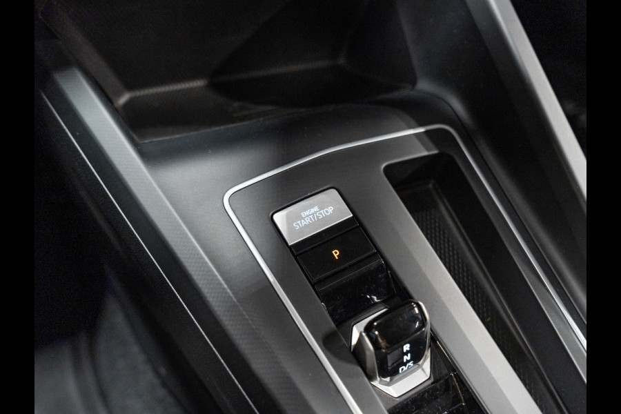 Volkswagen Golf 1.0 eTSI DSG Life Business, Apple Carplay, Android Auto, ACC, Ambiënte Light, Camera, PDC, Volledig onderhouden