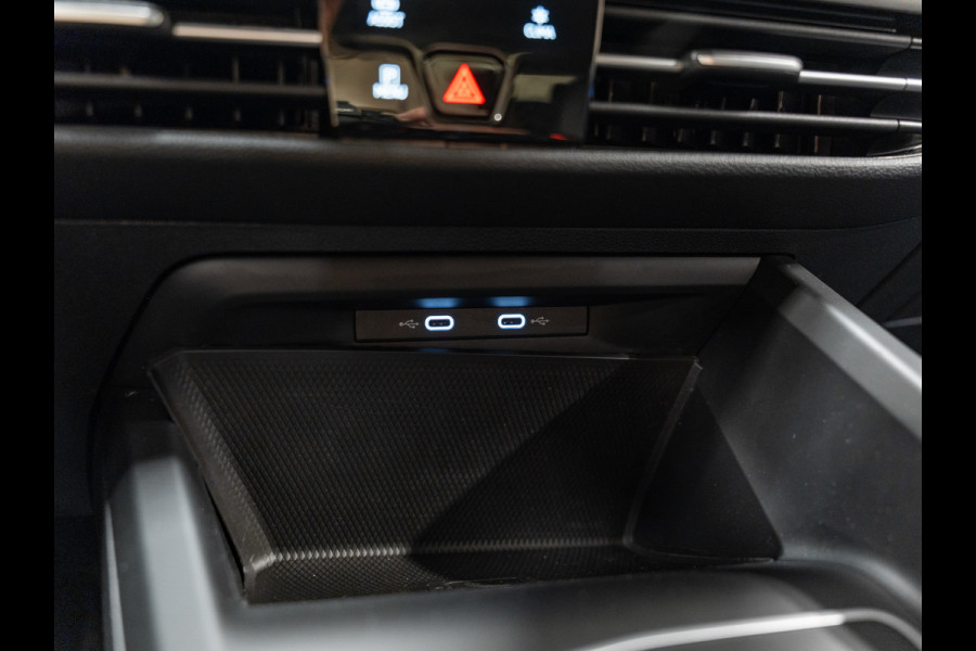 Volkswagen Golf 1.0 eTSI DSG Life Business, Apple Carplay, Android Auto, ACC, Ambiënte Light, Camera, PDC, Volledig onderhouden