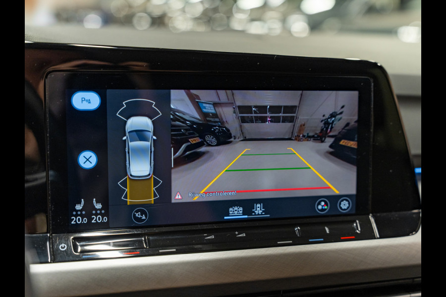 Volkswagen Golf 1.0 eTSI DSG Life Business, Apple Carplay, Android Auto, ACC, Ambiënte Light, Camera, PDC, Volledig onderhouden