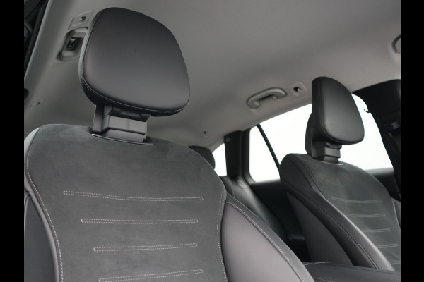 Mercedes-Benz C-Klasse Estate 300 e AMG Line PHEV 313pk Dealer O.H | Trekhaak Af Fabriek | Adaptive Cruise | Camera | Digital Light | Alcantara Sportstoelen Memory & Verwarmd | Keyless | Sfeerverlichting | Apple Carplay | Blis | DAB | 18"L.M | Plug In Hybrid