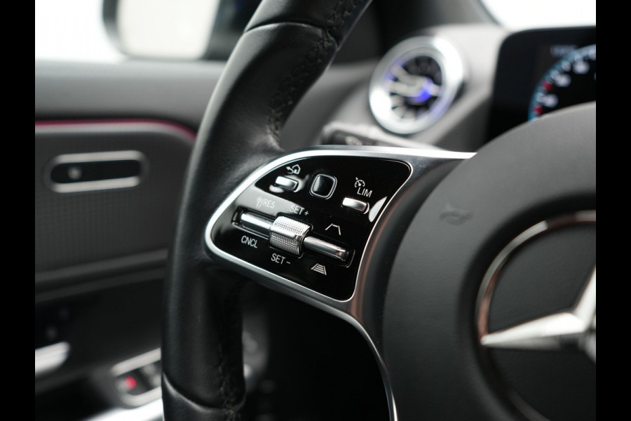 Mercedes-Benz EQA 250 Luxury Line 67 kWh 190pk Dealer O.H | Adaptive Cruise | MBUX Widescreen Navi |  Camera | Apple Carplay | Sportstoelen Verwarmd | Blis | Sfeerverlichting | DAB |  Navigatie | Virtual | 18"L.M