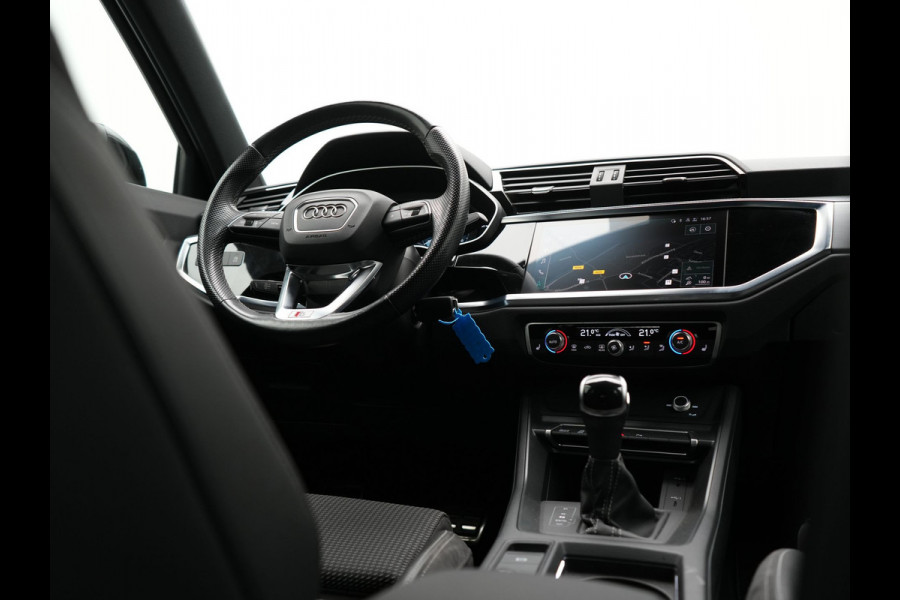 Audi Q3 45 TFSI e 2X S Line PHEV 245pk | Trekhaak Af Fabriek | Adaptive Cruise | Sportstoelen Verwarmd | Apple Carplay | Blis | DAB | Navigatie | Virtual | 18"L.M | Plug In Hybrid