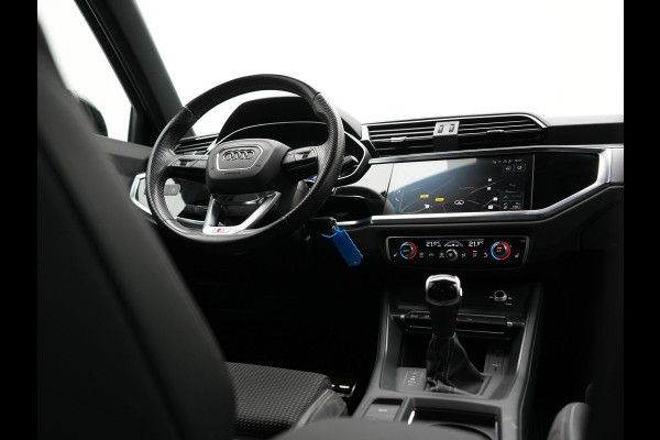 Audi Q3 45 TFSI e 2X S Line PHEV 245pk | Trekhaak Af Fabriek | Adaptive Cruise | Sportstoelen Verwarmd | Apple Carplay | Blis | DAB | Navigatie | Virtual | 18"L.M | Plug In Hybrid