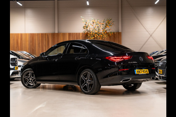 Mercedes-Benz CLA-Klasse 250 e Luxury Line, AMG 18" Velg, Voll Led, Night Pakket, Wide Screen, Ambiënte Light, Leder, PDC