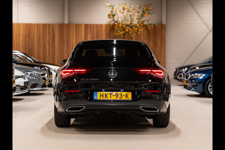 Mercedes-Benz CLA-Klasse 250 e Luxury Line, AMG 18" Velg, Voll Led, Night Pakket, Wide Screen, Ambiënte Light, Leder, PDC