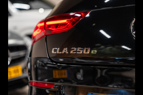 Mercedes-Benz CLA-Klasse 250 e Luxury Line, AMG 18" Velg, Voll Led, Night Pakket, Wide Screen, Ambiënte Light, Leder, PDC