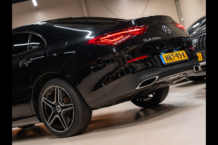 Mercedes-Benz CLA-Klasse 250 e Luxury Line, AMG 18" Velg, Voll Led, Night Pakket, Wide Screen, Ambiënte Light, Leder, PDC