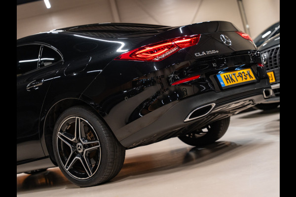 Mercedes-Benz CLA-Klasse 250 e Luxury Line, AMG 18" Velg, Voll Led, Night Pakket, Wide Screen, Ambiënte Light, Leder, PDC