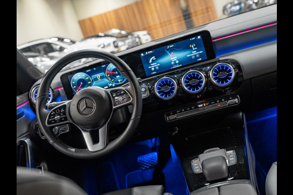Mercedes-Benz CLA-Klasse 250 e Luxury Line, AMG 18" Velg, Voll Led, Night Pakket, Wide Screen, Ambiënte Light, Leder, PDC