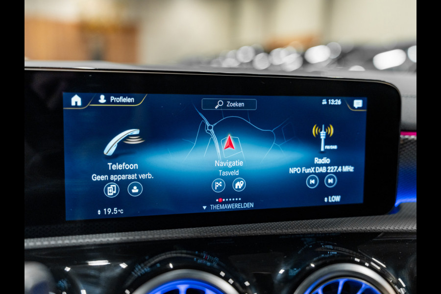 Mercedes-Benz CLA-Klasse 250 e Luxury Line, AMG 18" Velg, Voll Led, Night Pakket, Wide Screen, Ambiënte Light, Leder, PDC