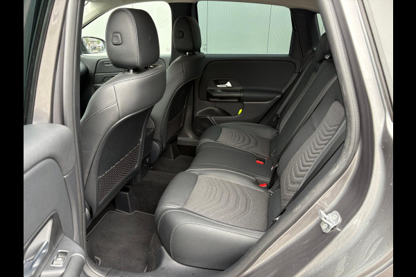 Mercedes-Benz B-Klasse 180 Automaat Mild-Hybrid Business Navigatie/Camera/Stoel-stuurverwarming