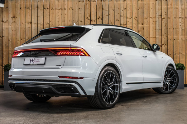 Audi Q8 55 TFSI e Quattro S-Line *Pano*RS-Stoelen*B&O*Soft-Close*360 Camera*