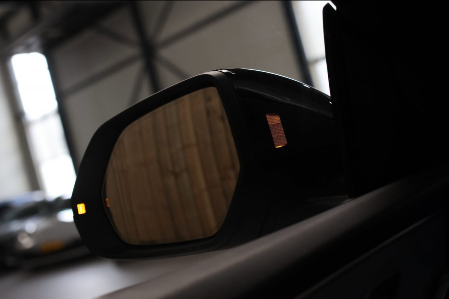 Audi Q8 55 TFSI e Quattro S-Line *Pano*RS-Stoelen*B&O*Soft-Close*360 Camera*