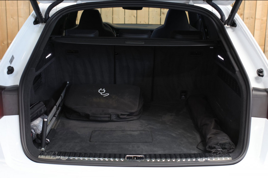 Audi Q8 55 TFSI e Quattro S-Line *Pano*RS-Stoelen*B&O*Soft-Close*360 Camera*