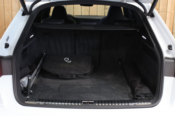 Audi Q8 55 TFSI e Quattro S-Line *Pano*RS-Stoelen*B&O*Soft-Close*360 Camera*