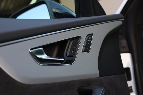Audi Q8 55 TFSI e Quattro S-Line *Pano*RS-Stoelen*B&O*Soft-Close*360 Camera*