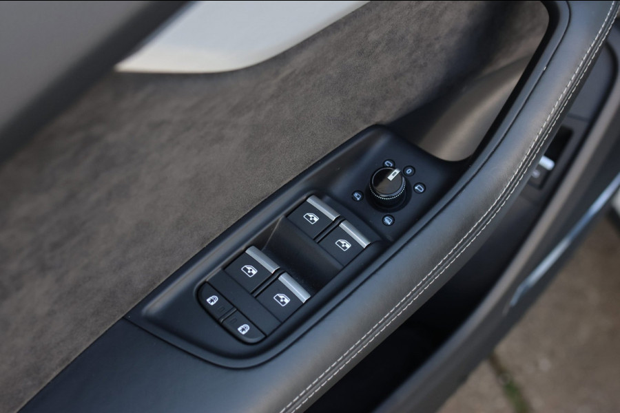 Audi Q8 55 TFSI e Quattro S-Line *Pano*RS-Stoelen*B&O*Soft-Close*360 Camera*
