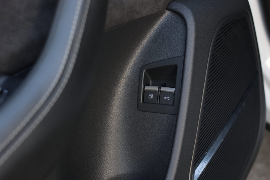 Audi Q8 55 TFSI e Quattro S-Line *Pano*RS-Stoelen*B&O*Soft-Close*360 Camera*