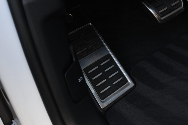 Audi Q8 55 TFSI e Quattro S-Line *Pano*RS-Stoelen*B&O*Soft-Close*360 Camera*