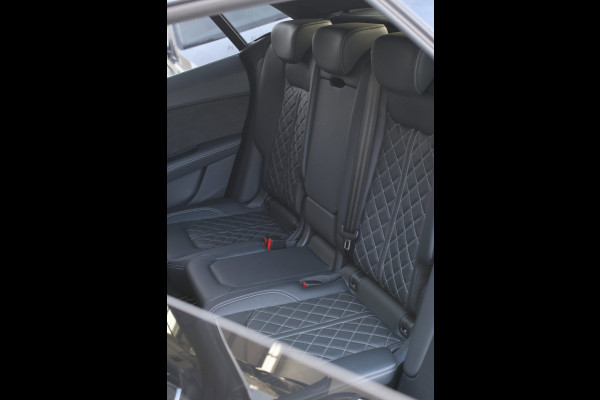 Audi Q8 55 TFSI e Quattro S-Line *Pano*RS-Stoelen*B&O*Soft-Close*360 Camera*