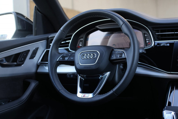 Audi Q8 55 TFSI e Quattro S-Line *Pano*RS-Stoelen*B&O*Soft-Close*360 Camera*
