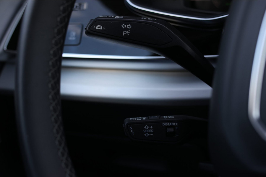 Audi Q8 55 TFSI e Quattro S-Line *Pano*RS-Stoelen*B&O*Soft-Close*360 Camera*