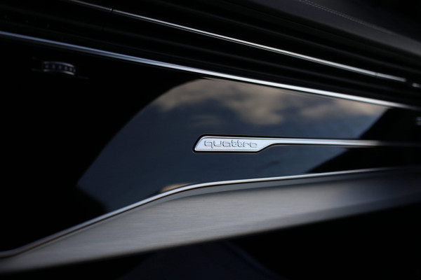 Audi Q8 55 TFSI e Quattro S-Line *Pano*RS-Stoelen*B&O*Soft-Close*360 Camera*