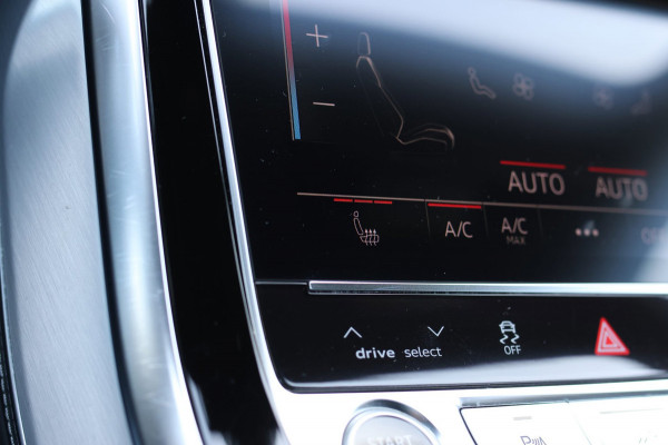 Audi Q8 55 TFSI e Quattro S-Line *Pano*RS-Stoelen*B&O*Soft-Close*360 Camera*