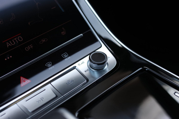 Audi Q8 55 TFSI e Quattro S-Line *Pano*RS-Stoelen*B&O*Soft-Close*360 Camera*