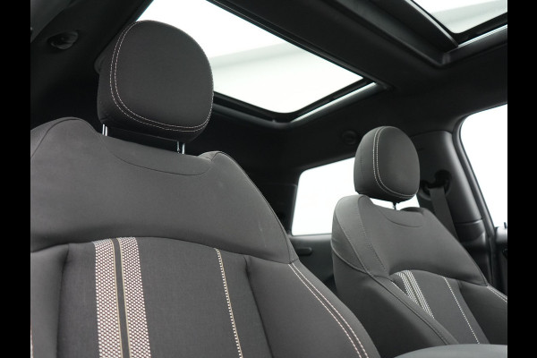 MINI Electric Cooper SE 33 kWh 184pk Dealer O.H | Panodak | Head Up | Camera | Harman / Kardon | Warmtepomp | Sportstoelen Verwarmd | Keyless | Apple Carplay | Sfeerverlichting | DAB | Virtual | Navigatie | 16"L.M |